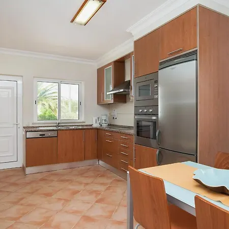 Вилла Abf36v2 Charming 2 Bdr Located Only A Few Mi *